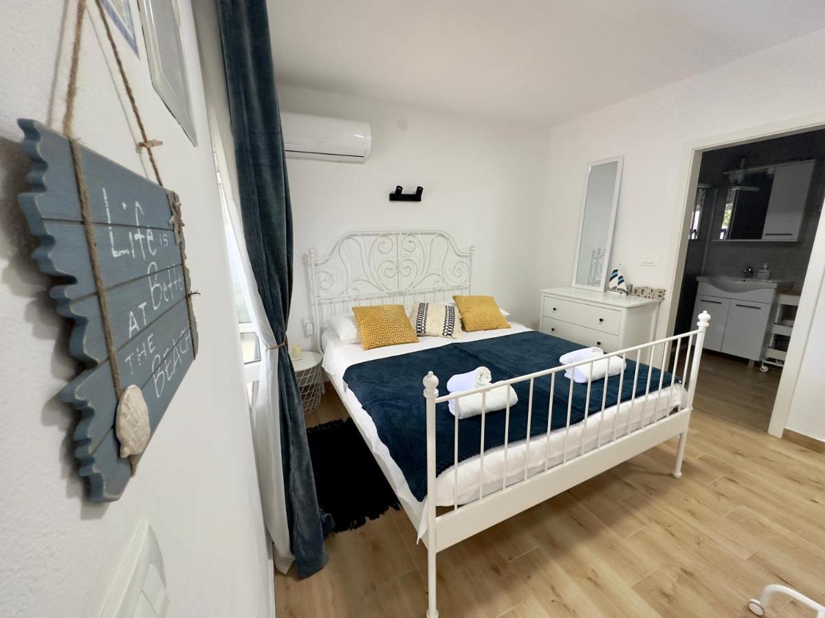 Matek Family & Studio Apartment Rovanjska Esterno foto