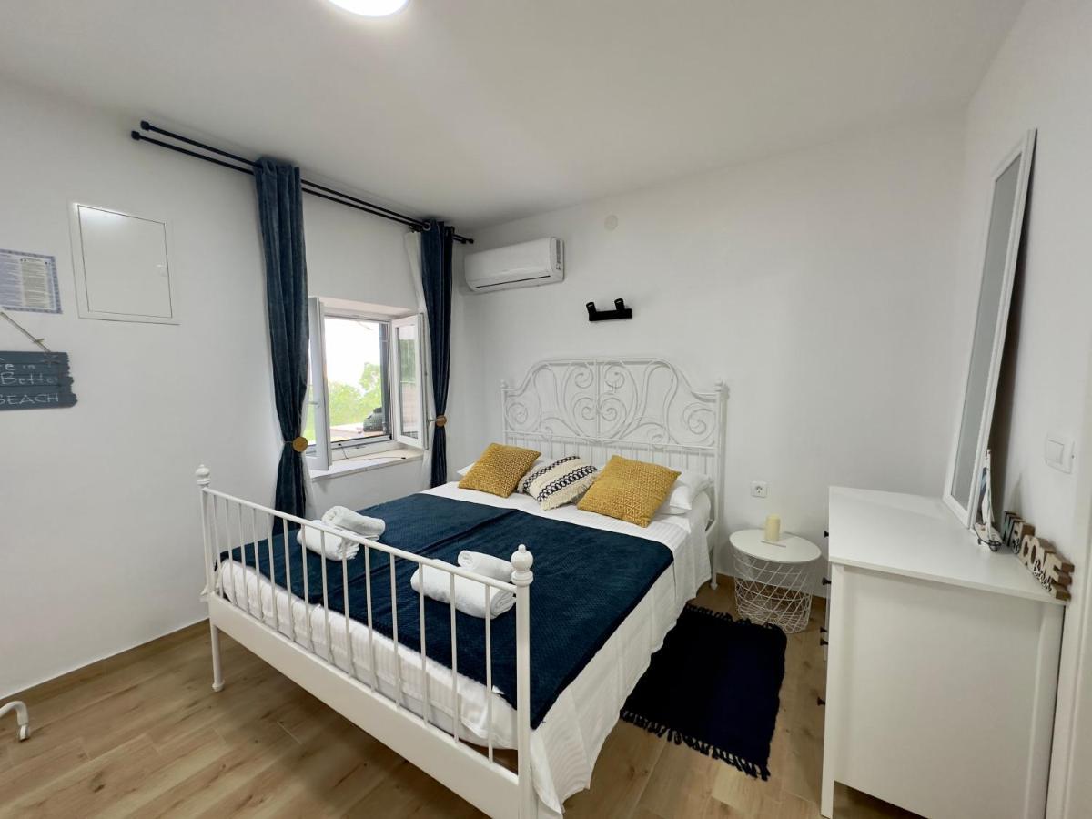 Matek Family & Studio Apartment Rovanjska Esterno foto
