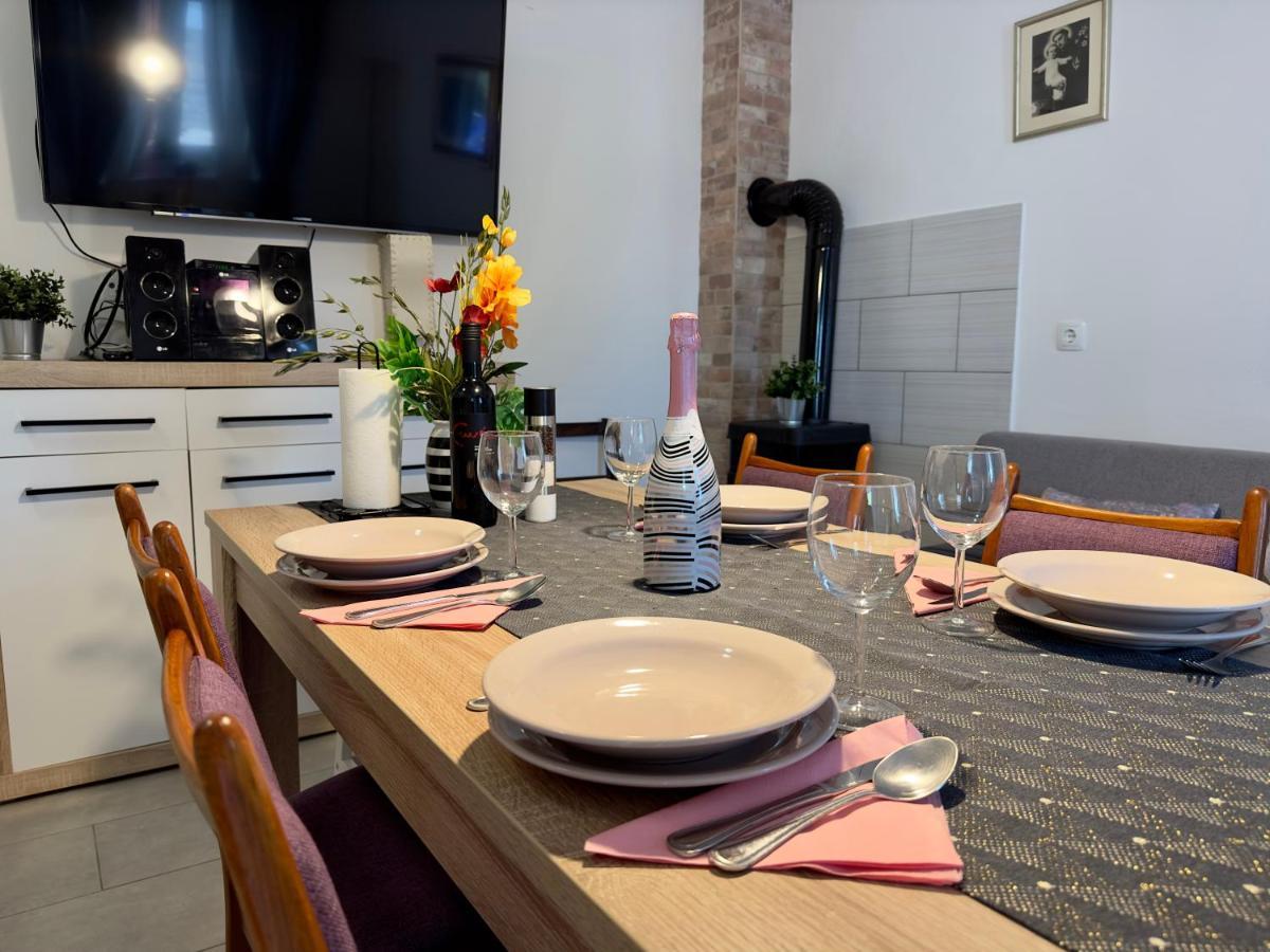 Matek Family & Studio Apartment Rovanjska Esterno foto