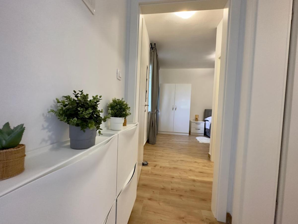 Matek Family & Studio Apartment Rovanjska Esterno foto