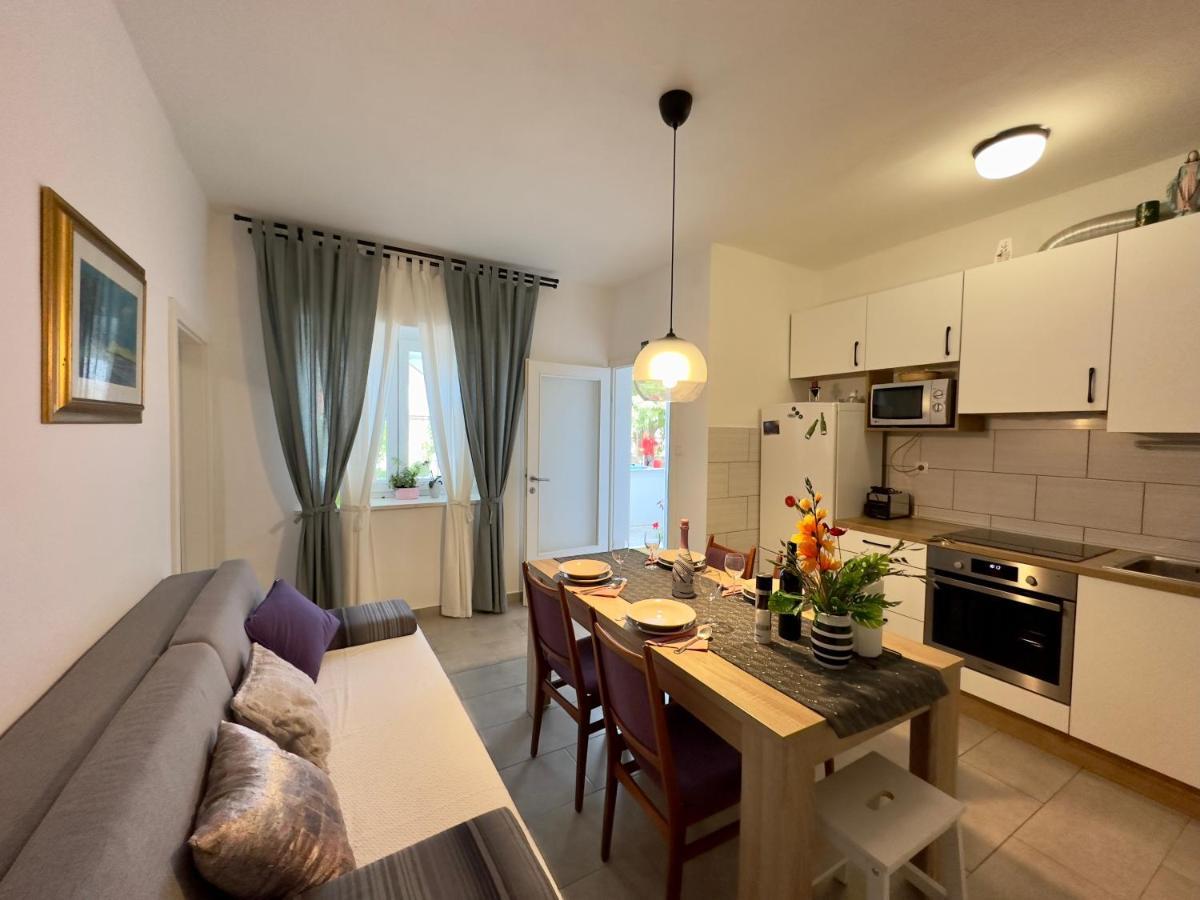 Matek Family & Studio Apartment Rovanjska Esterno foto